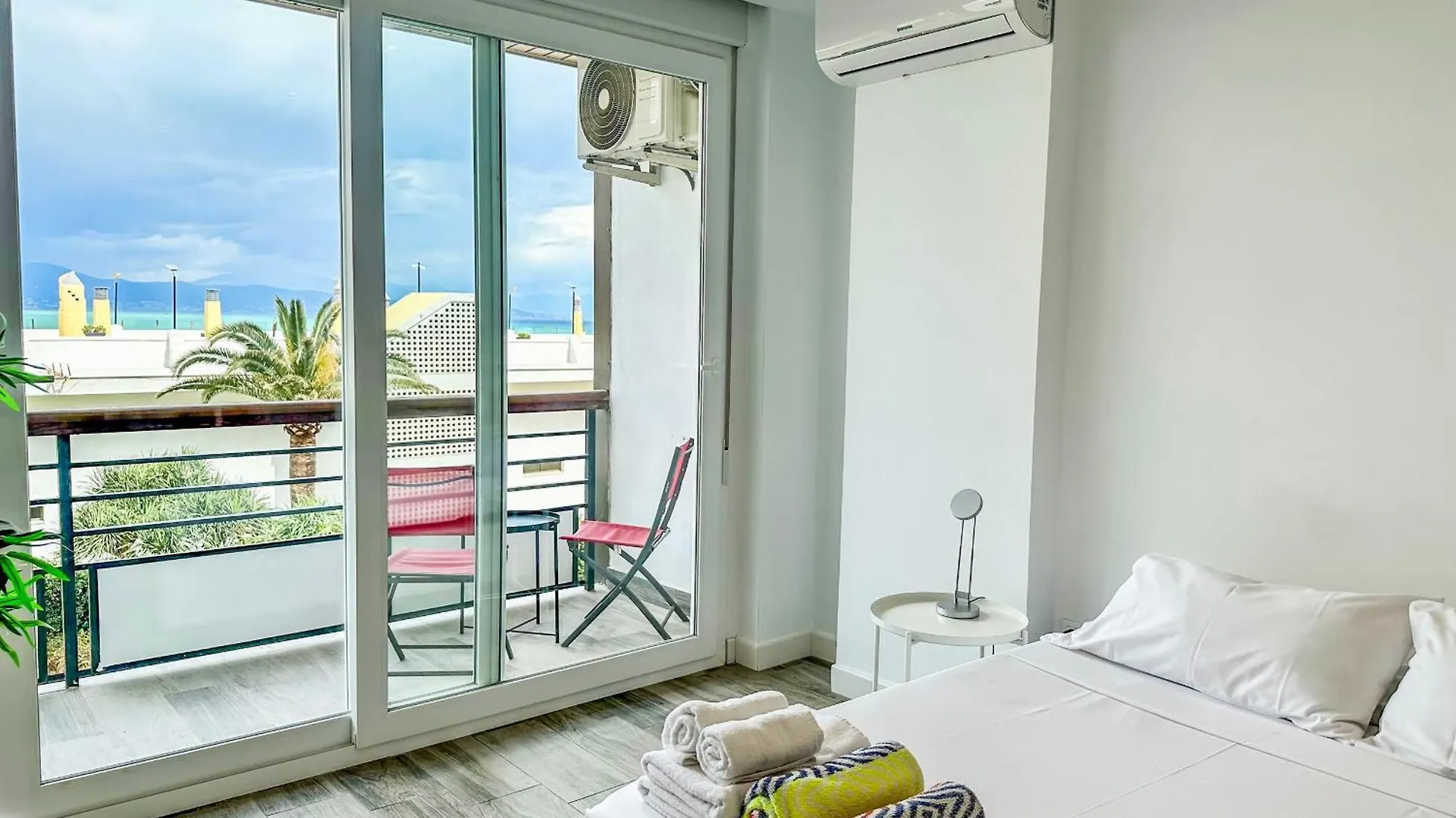 Wifi, Terraza, Piscina Y Acceso Privado A La Playa Apartment Torremolinos Spain